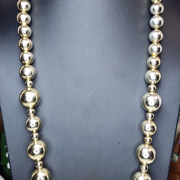Vtg Graduated Gold Tone Bead Necklace - Picture 2 of 5